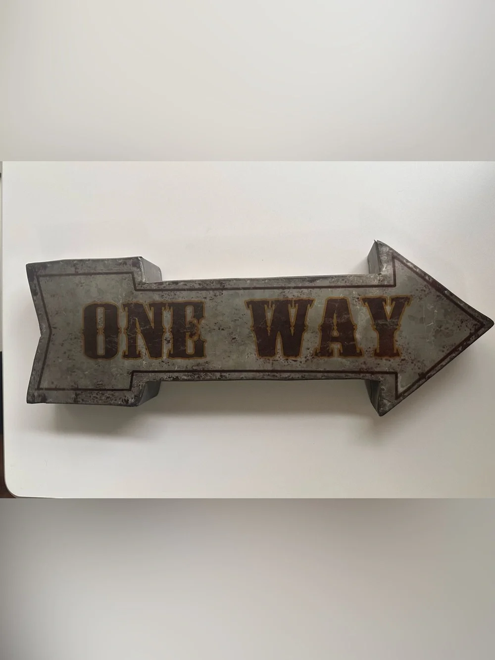 Rustic metal 'One Way' Arrow Wall Sign - Gray and Brown